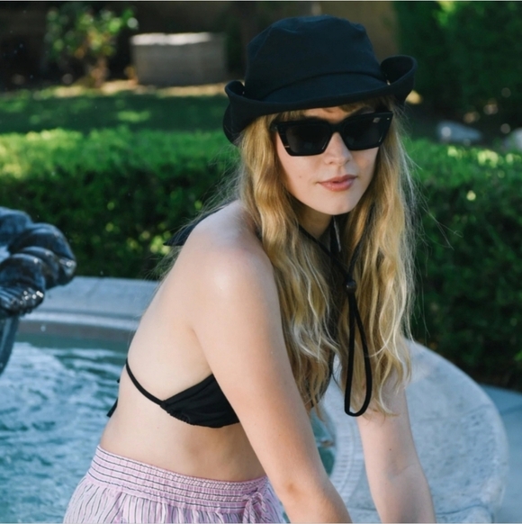 New Wyeth Birdie UPF 50 Sun Rated Packable Denim Strap Bucket Hat One Size NWT - Picture 2 of 12